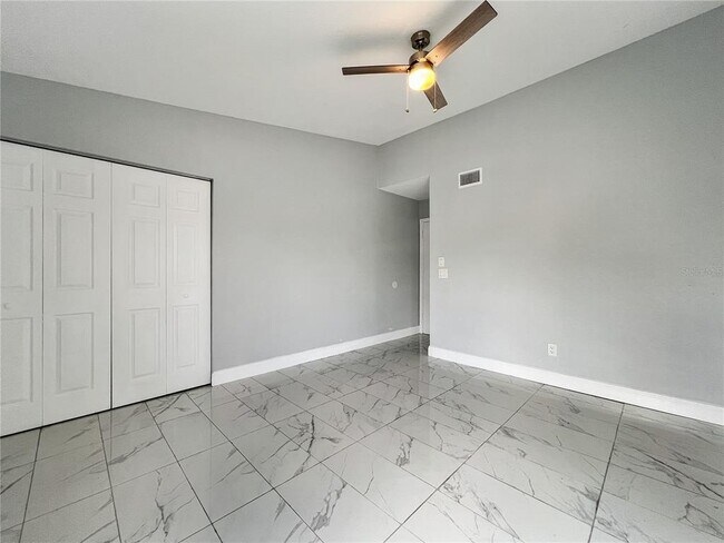Building Photo - 2482 Lakeway Branch Dr