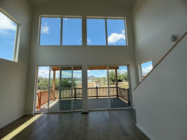 Building Photo - 65 Bocea-B