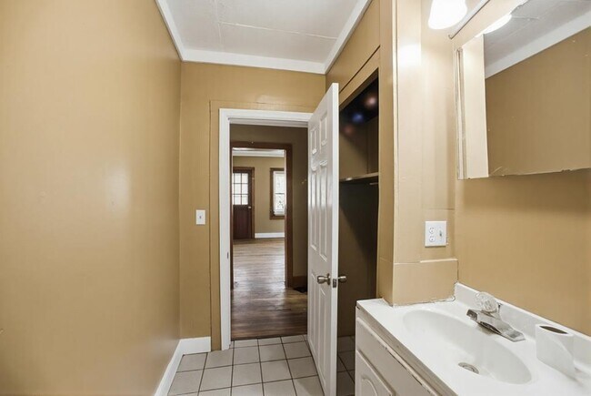 Building Photo - 11494 New Garden Rd