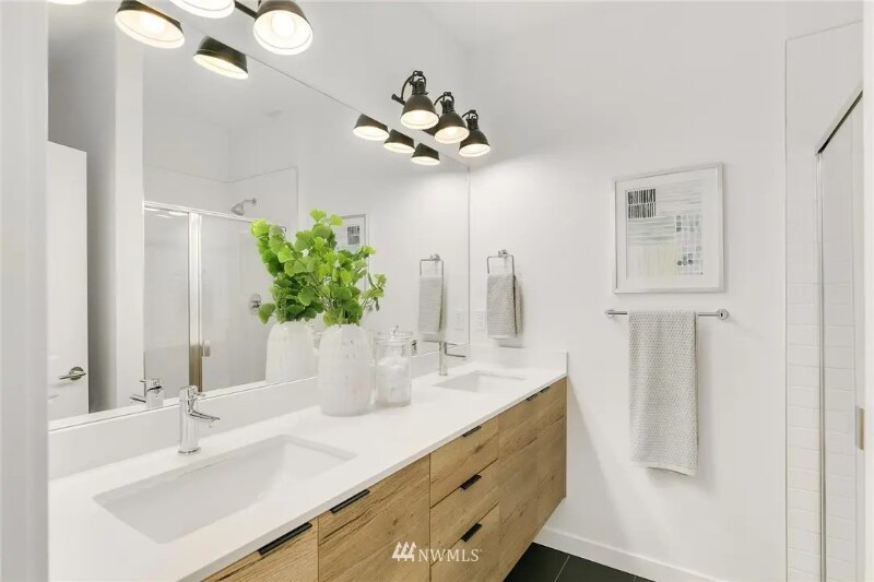 Building Photo - 2156 N 185th St