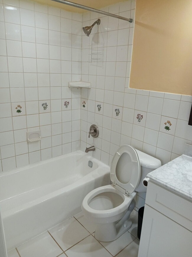 Building Photo - 630 NW 13th St