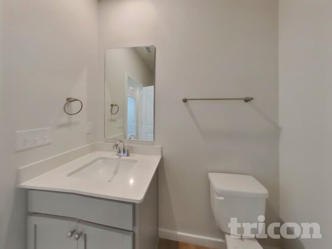 Building Photo - 14881 Praline Ct