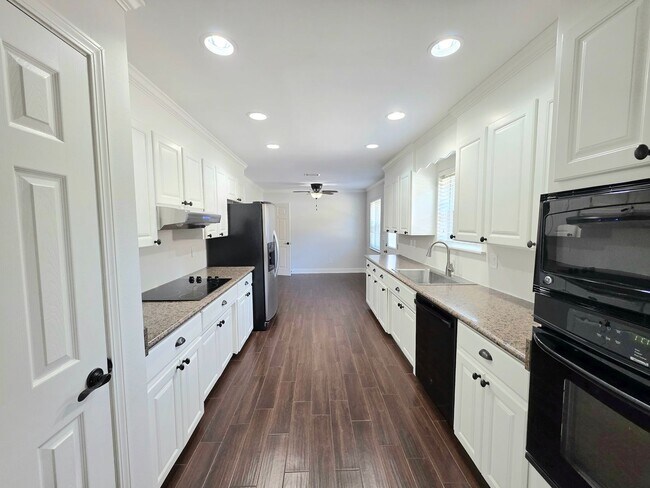 Building Photo - Spacious 3-Bedroom Ranch-Style Home