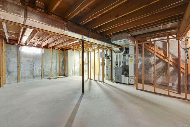 Building Photo - 12 Kevin Dr