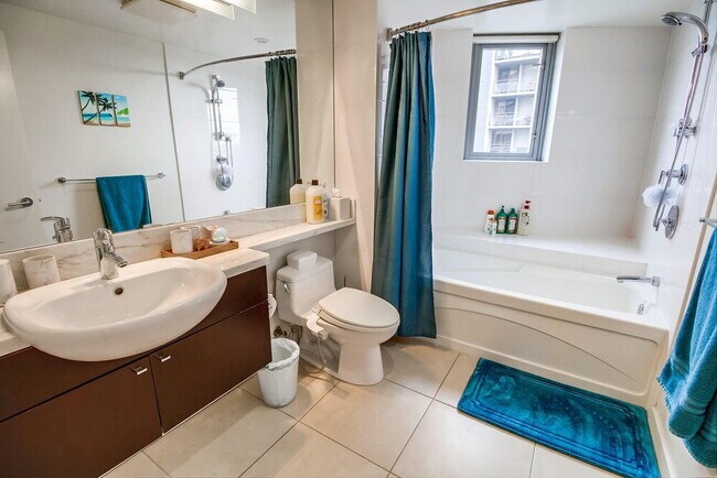 Building Photo - Skyline Views & Sophisticated Corner Living at Aria in Cortez Hill