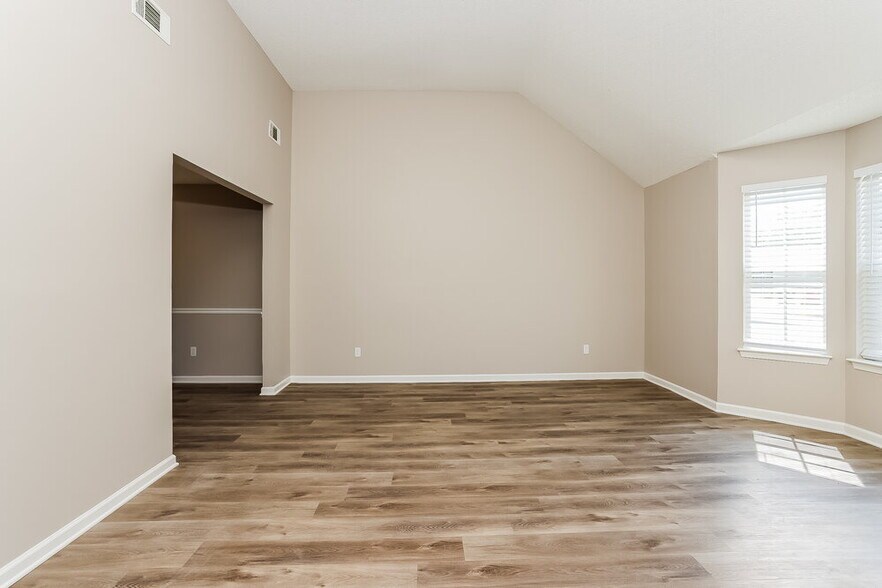 Building Photo - 922 Tara Bend