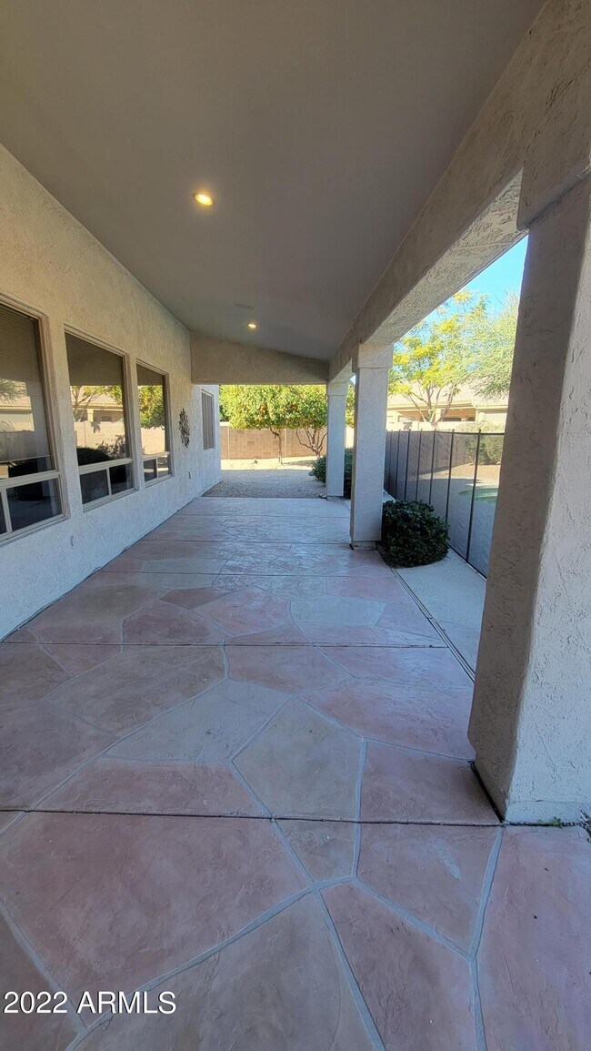 Building Photo - 6508 E Claire Dr