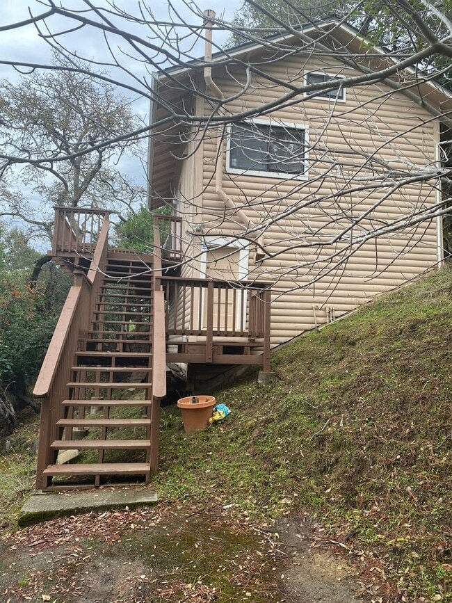 Building Photo - 9000 - EMERALD HILLS