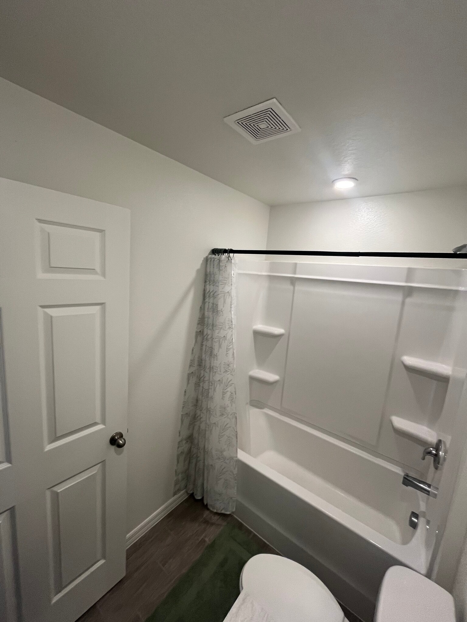 Building Photo - 27 Wood Cedar Dr