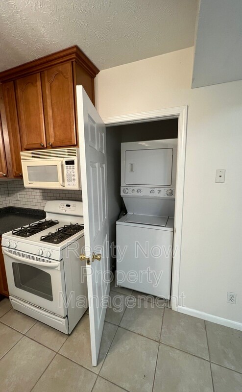 Building Photo - 12226 Fairview Ct