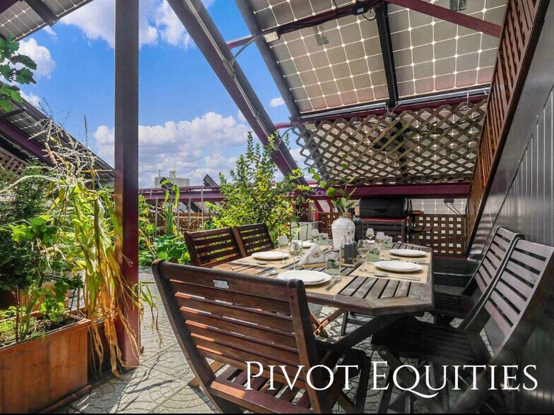 Rooftop - 67 Brighton 1st Ln