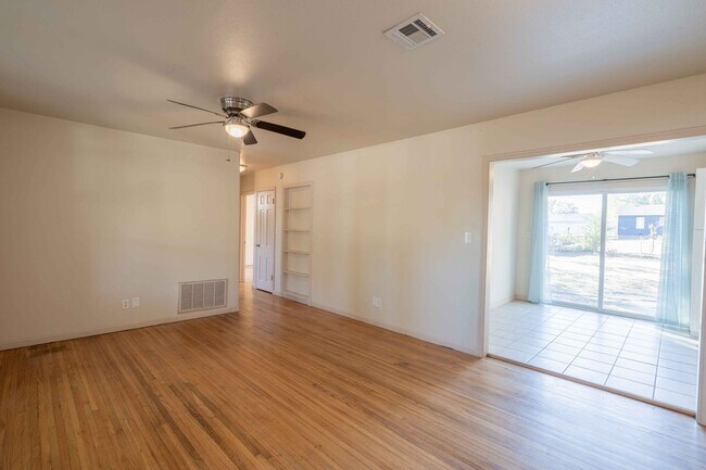 Building Photo - 3710 W 44th St