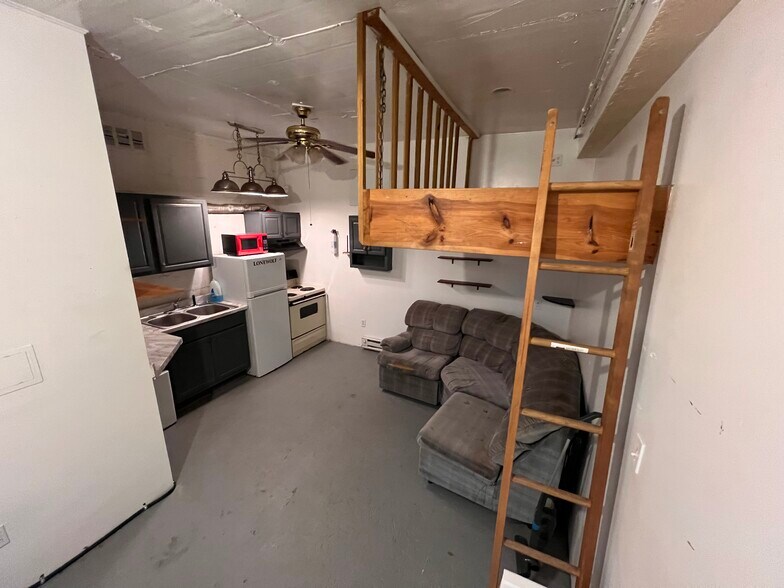 Building Photo - 44 E Bacon St