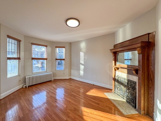 Building Photo - 1013 9th St NE