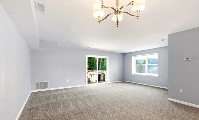 Building Photo - 12 S Indian Valley Ct