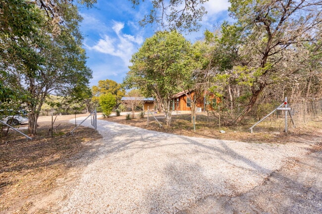 Building Photo - 9871 Menchaca Rd