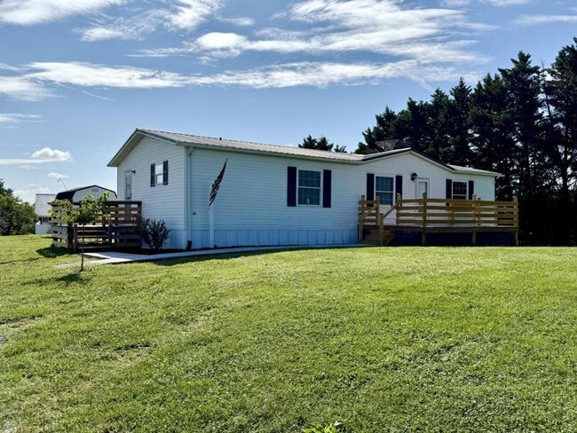 Primary Photo - 560 Jimmy Johnston Rd