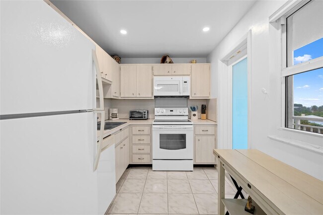 Building Photo - 201 N Ocean Blvd