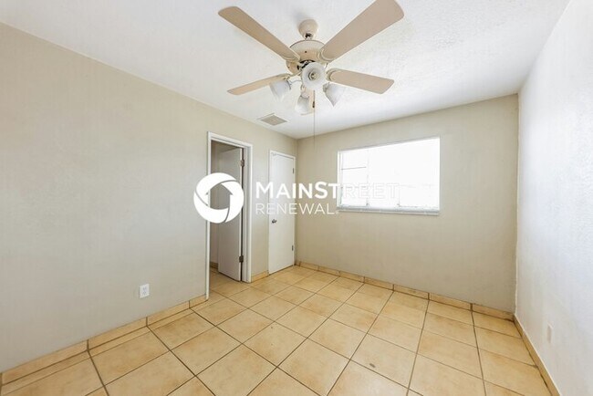 Building Photo - 3 Bedroom Pet-Friendly Home in Phoenix, AZ with Main Street Renewal
