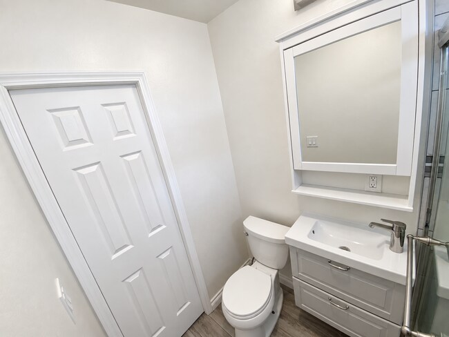 Building Photo - 3722 Bancroft Dr