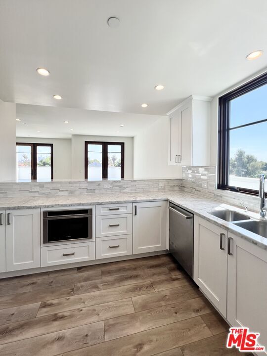 Building Photo - 859 S Lucerne Blvd