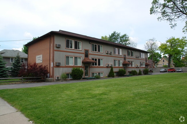 Primary Photo - Quaker Apartments