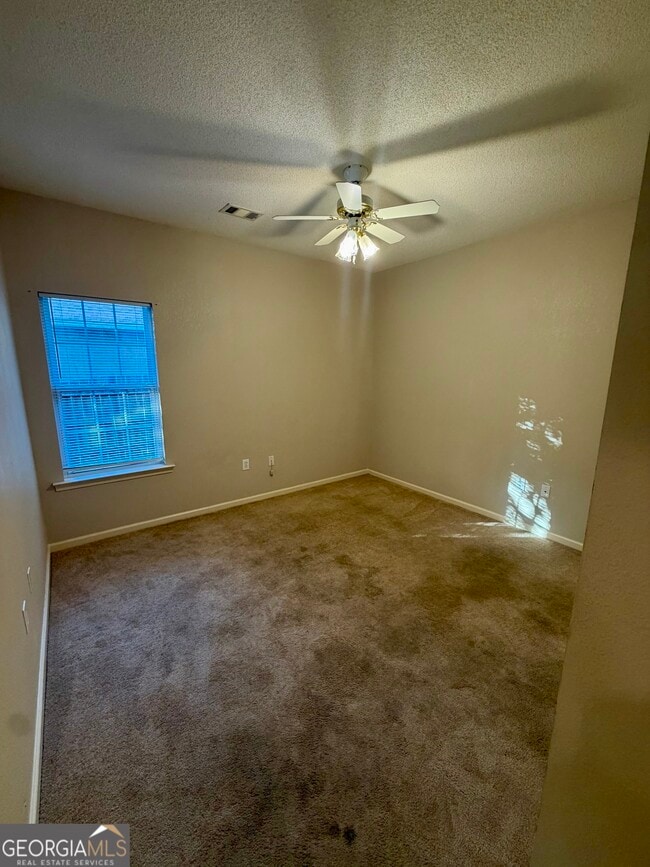 Building Photo - 213 Carrington Ln