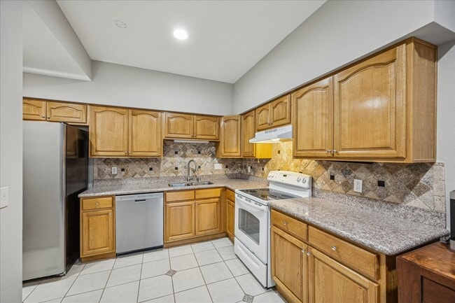 Building Photo - 1615 Prairie Mark Ln