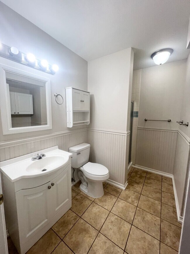 Building Photo - Suncrest Rental!