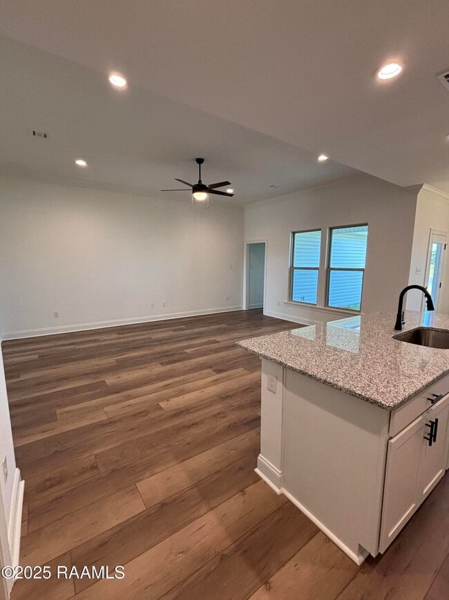 Building Photo - 206 Yellowfin Ln