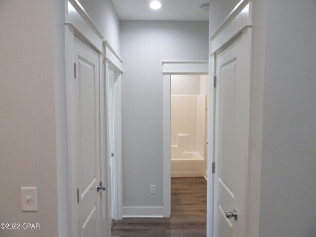 Building Photo - 154 Drews Ln