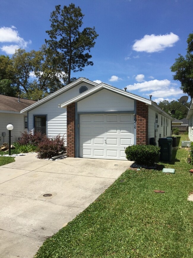 Building Photo - NOT AVAILABLE TO SHOW UNTIL MID NOVEMBER.... Wellington Station - 3/2/1 Patio Home