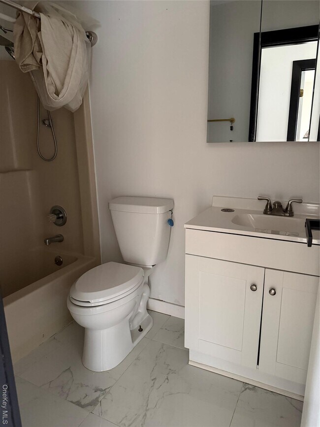 Building Photo - 40 Felter Hill Rd