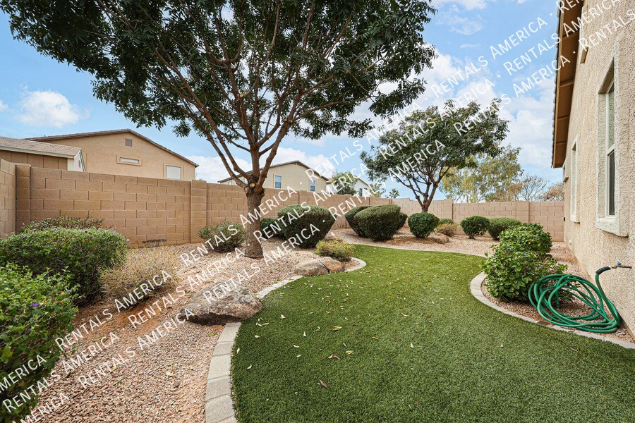 Building Photo - 11039 E Verbina Ln