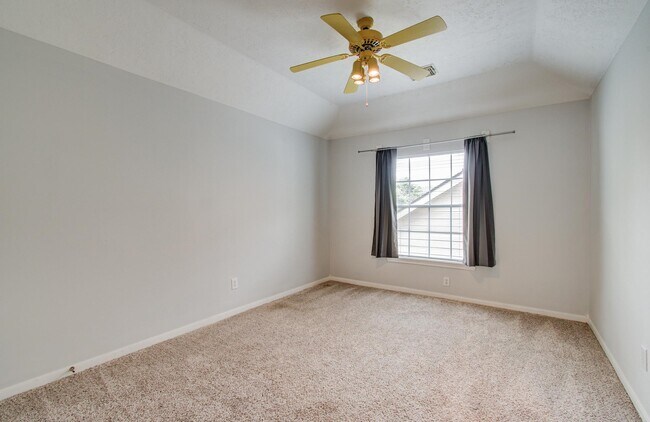 Building Photo - 1311 Hopkins Park Dr