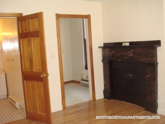 Building Photo - 506 E Broadway