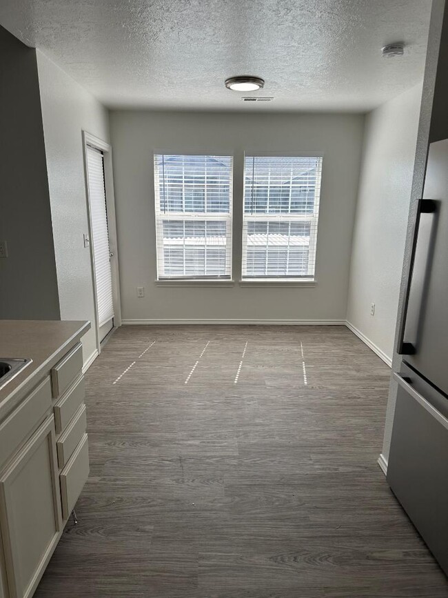 Building Photo - 11811 Clover Field Ln