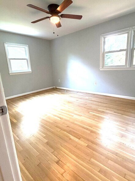 Building Photo - 5809 Greenlawn Dr