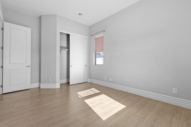 Building Photo - Canyon Falls Single-Story: Chef’s Kitchen, Office + Built-In BBQ Yard (3-Car)