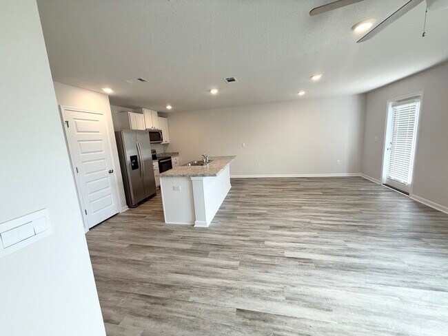 Building Photo - 4335 Redbay Ct