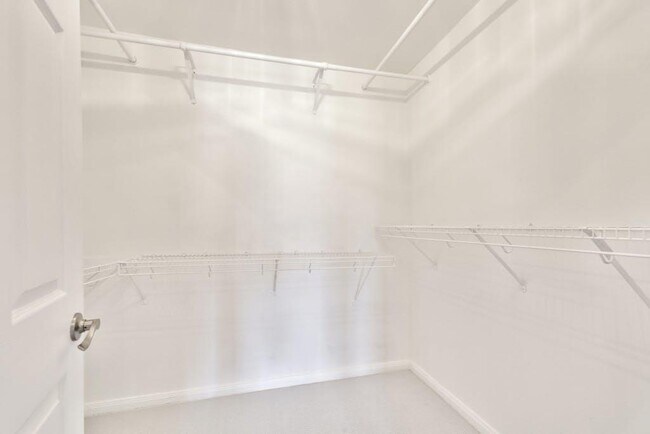 Building Photo - 7500 Shadowridge Run