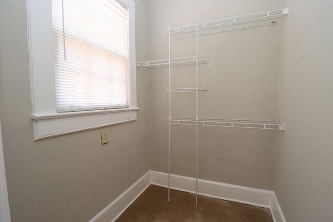 Building Photo - 1016 Laurens St