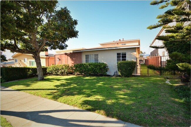 Building Photo - 1001 Hill St