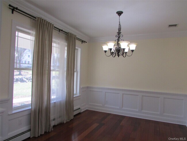 Building Photo - 2 Long Hill Rd