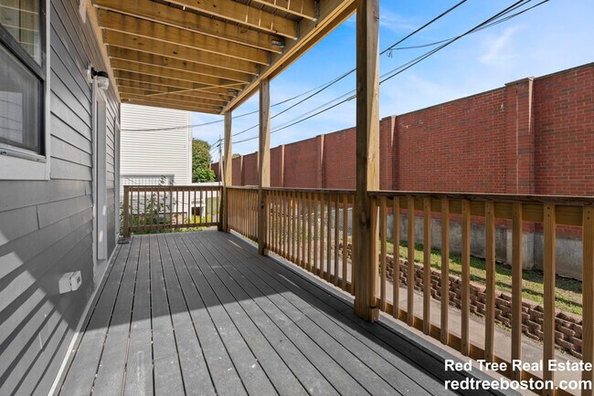 Building Photo - 79 Sydney St