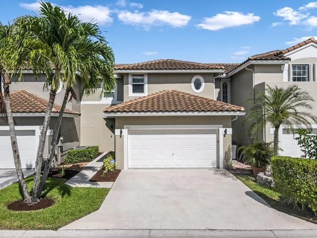 Building Photo - 5611 NW 118th Dr