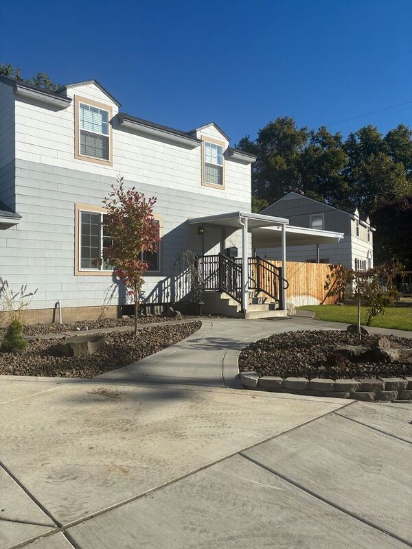 Building Photo - 910 Torbett St