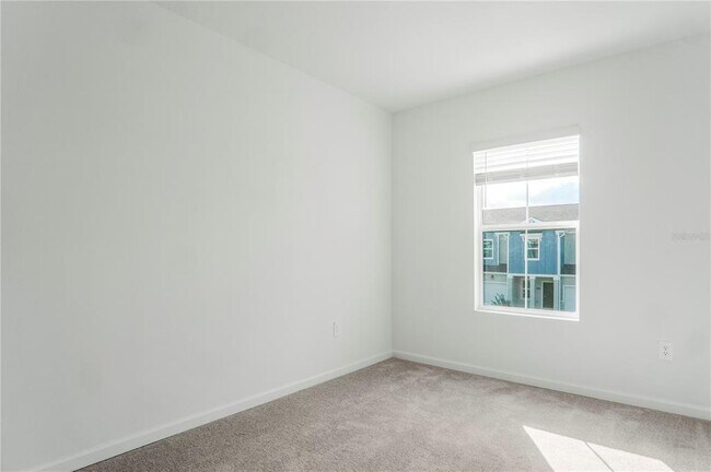 Building Photo - 2743 Skyline Lp