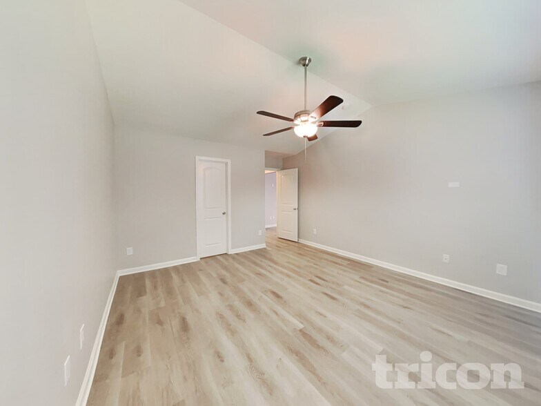 Building Photo - 1944 Pavilion Dr