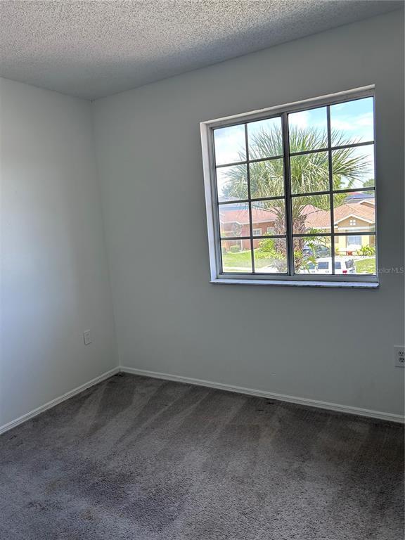 Building Photo - 2608 Spring Hill Dr